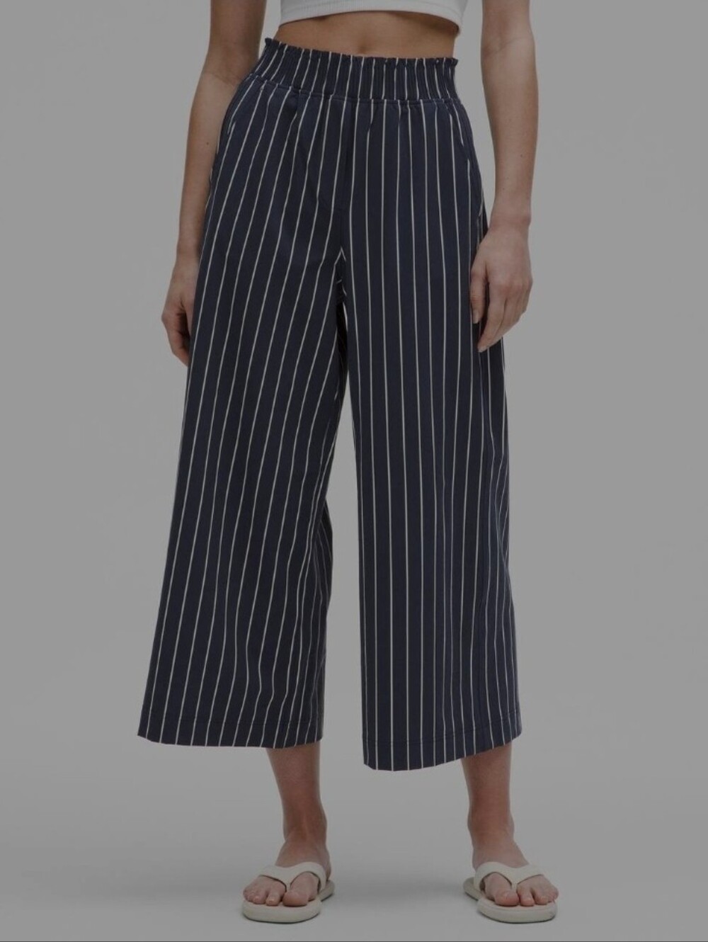 Lululemon Stretch Woven Ruffle Waist Wide-leg Cropped Pant